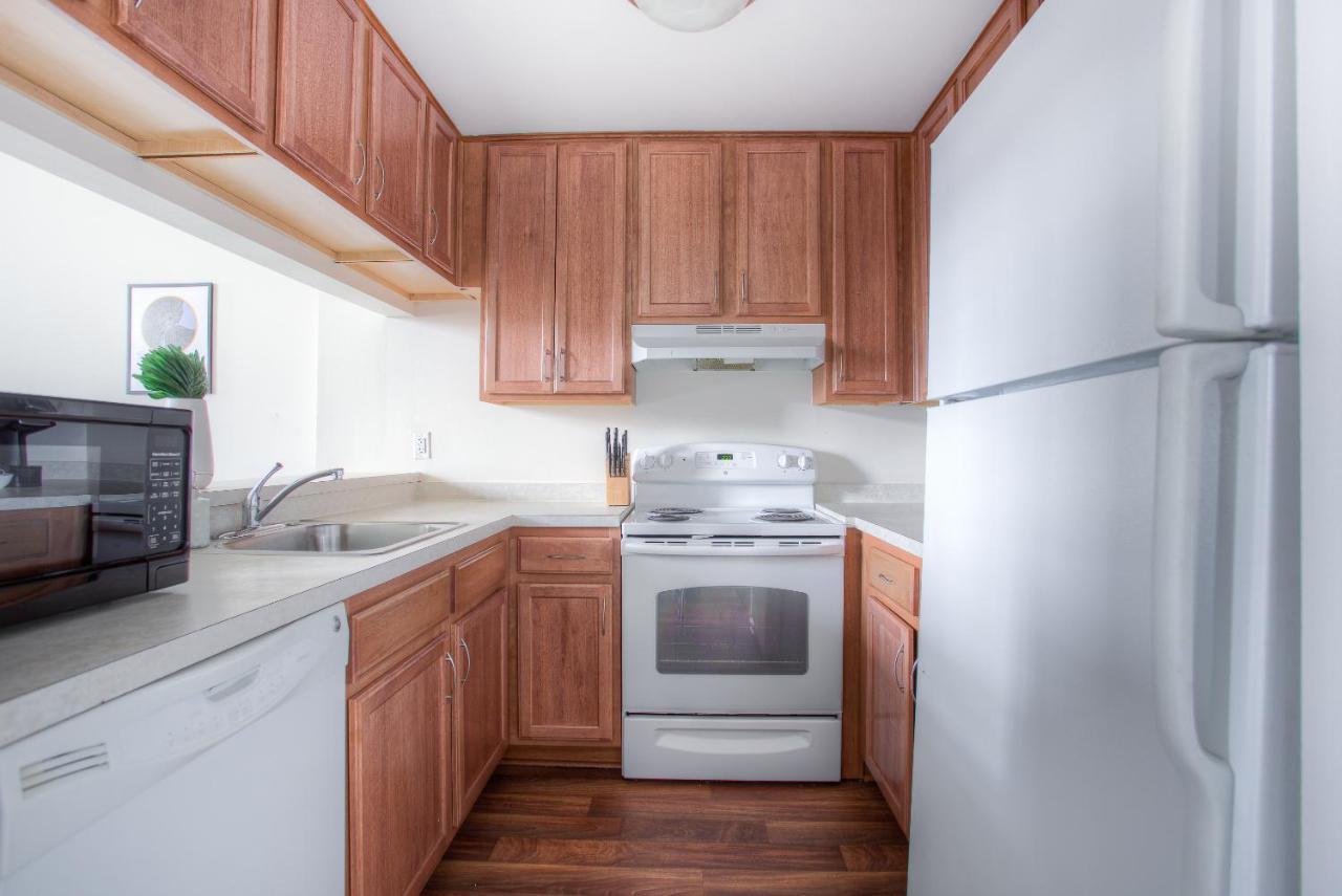 Frontdesk I River Place Apts Rivertown Detroit Apartment Ruang foto