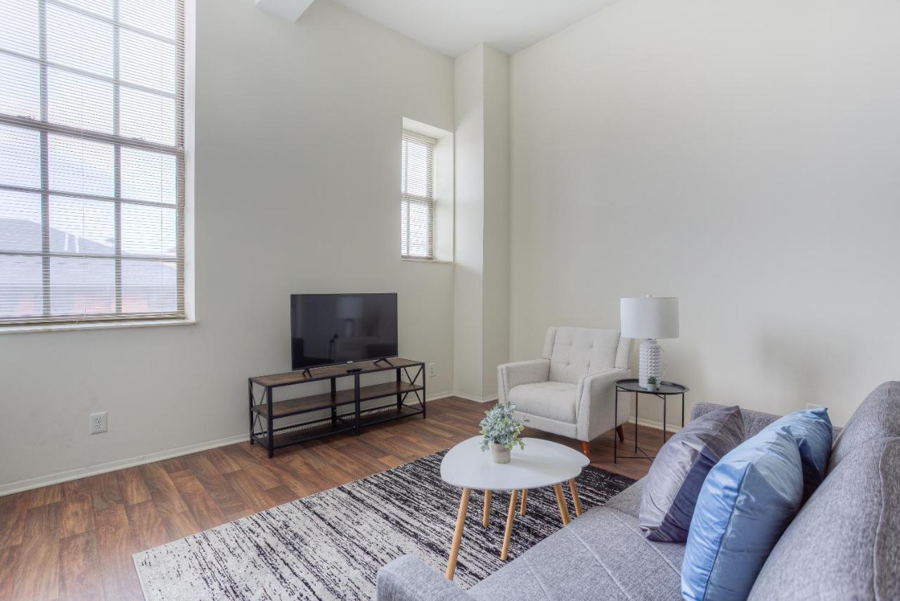Frontdesk I River Place Apts Rivertown Detroit Apartment Ruang foto