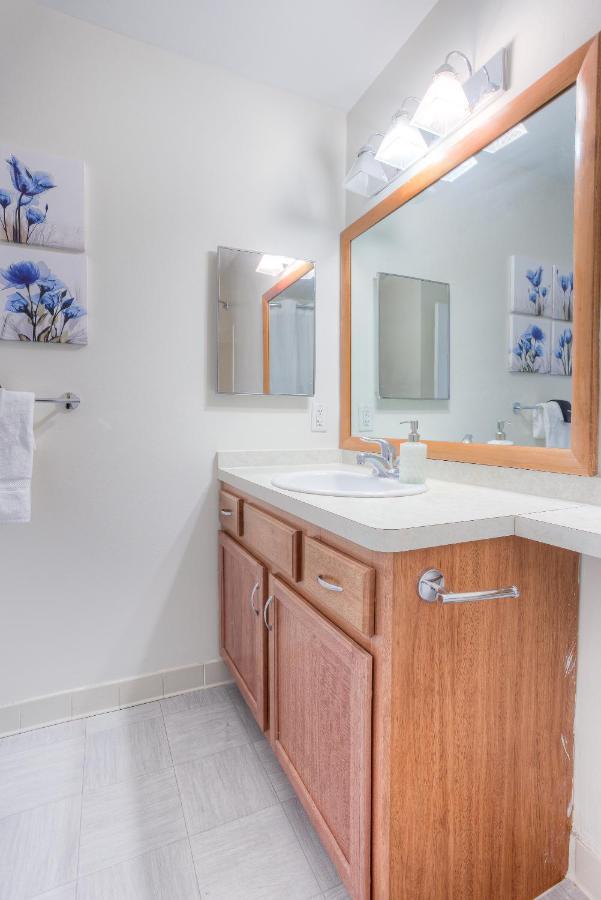 Frontdesk I River Place Apts Rivertown Detroit Apartment Ruang foto