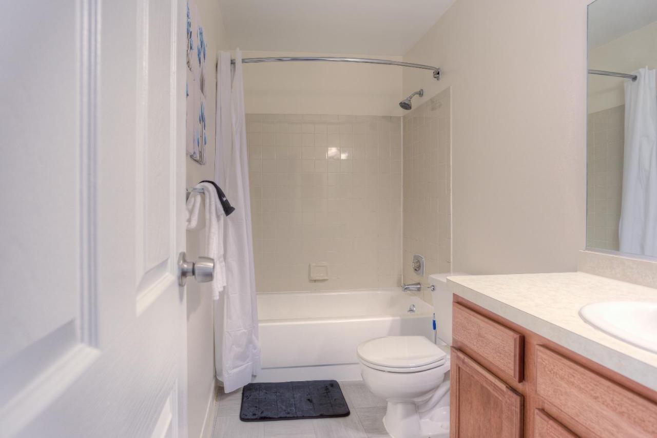 Frontdesk I River Place Apts Rivertown Detroit Apartment Ruang foto