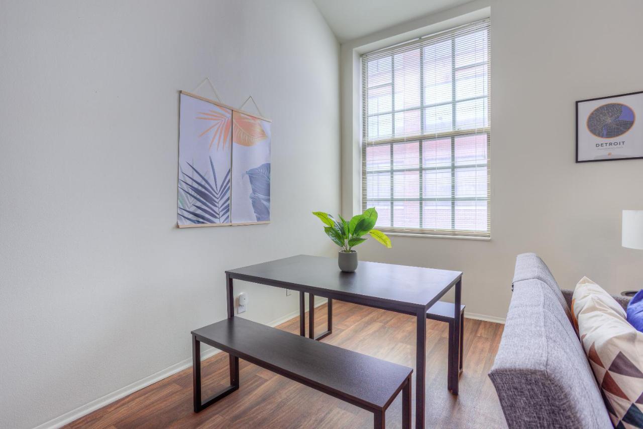 Frontdesk I River Place Apts Rivertown Detroit Apartment Ruang foto